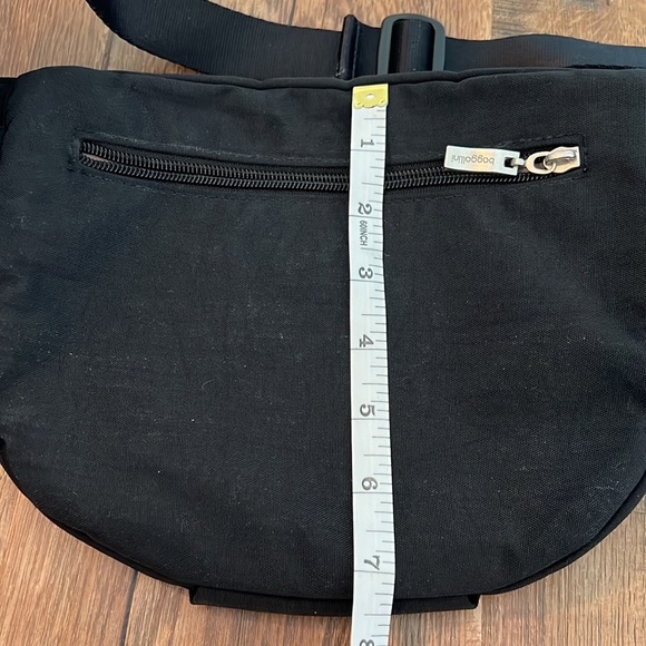 Baggallini Black Belt bag - Picture 9 of 10
